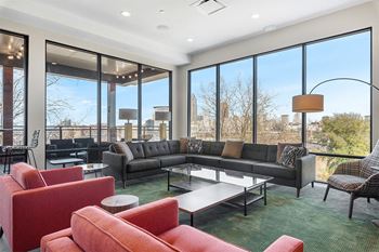 5Th floor sky-lounge with city views